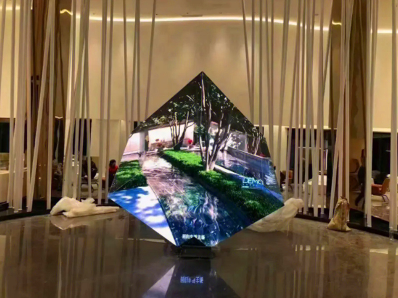 LED異形屏備受社會(huì)的青睞